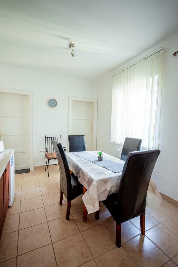 Viragos Vendeghaz Apartment Keszthely Exterior photo